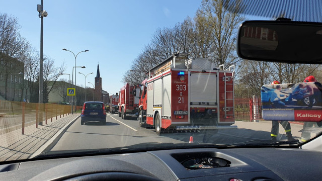 Alarm na Wierzbowej w Białymstoku. Dzieci znalazły pojemnik z nieznaną substancją