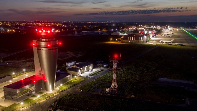 Nowa wieża na lotnisku w Pyrzowicach oficjalnie otwarta. Ma 46 metrów wysokości. Jest to aktualnie najwyższy obiekt o takim przeznaczeniu w Polsce