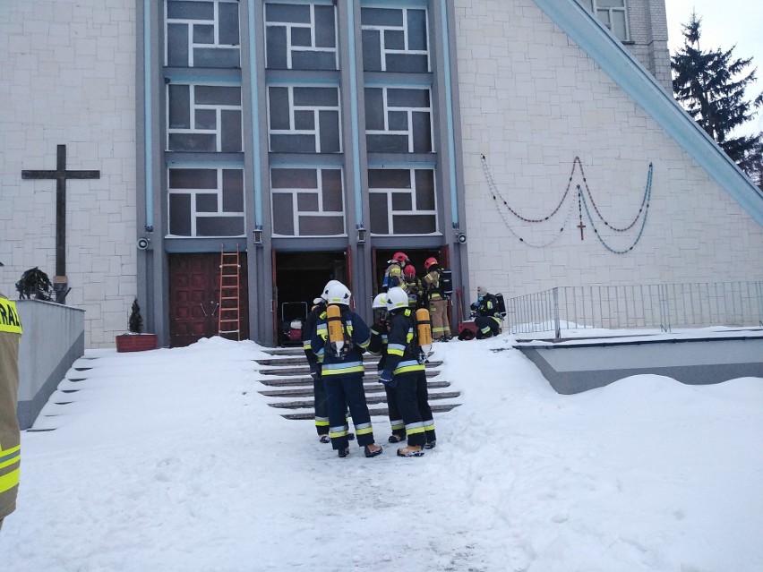 W akcji ratowniczej przy kościele w Borusowej uczestniczyło...