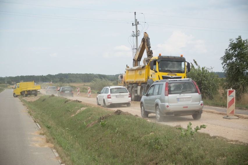 Przejazd między Lewickimi, a Juchnowcem Kościelnym przez...