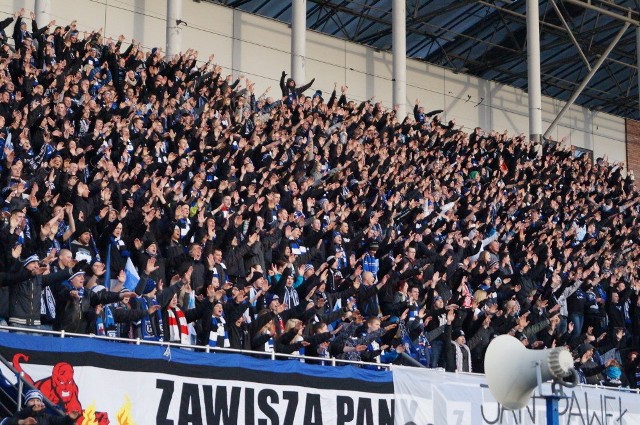 Podczas meczu z Pogonią na stadionie Zawiszy zabrakło zorganizowanego dopingu