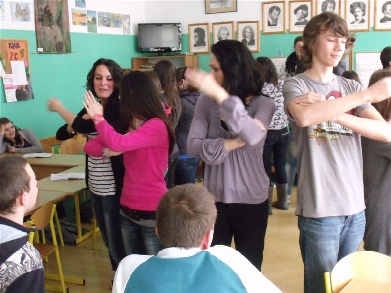 Hiszpanie w gimnazjum w Kadzidle