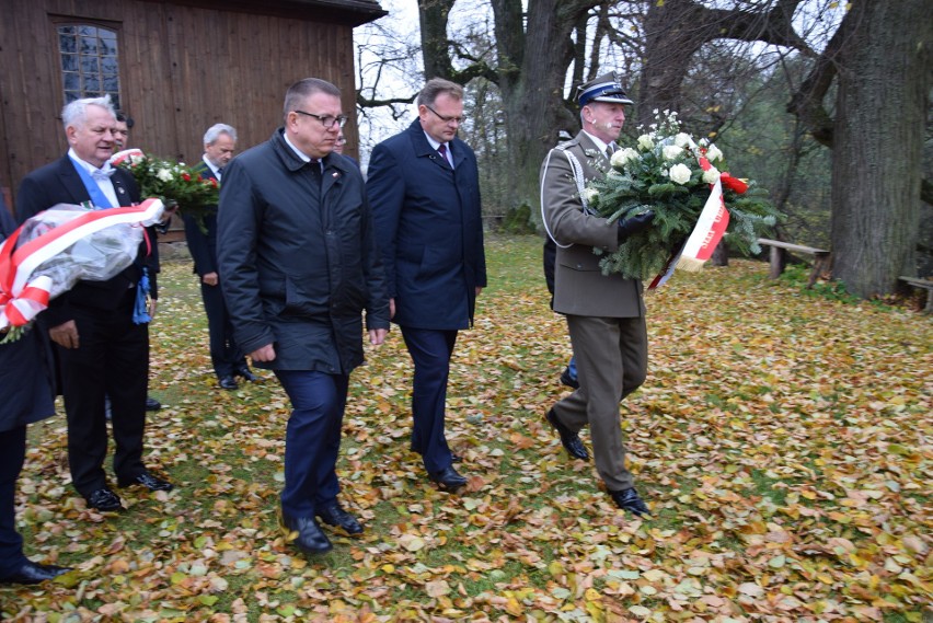 Minister i działacze opozycji antykomunistycznej złożyli kwiaty na grobie gen. Nikodema Sulika i pod pomnikiem bł. ks. Jerzego Popiełuszki