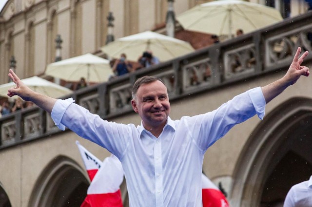 Andrzej Duda zwyciężył w II turze wyborów prezydenckich.