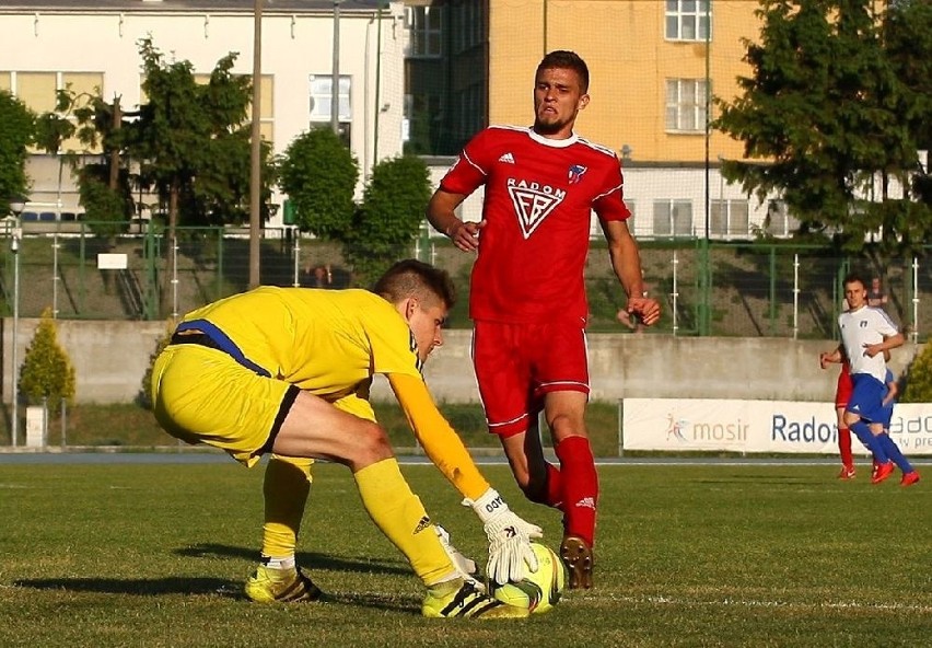 [WIDEO, ZDJĘCIA] IV liga. Remis Broni Radom. Sześć goli Drogowca. Wygrana Oskara i porażka Pilicy