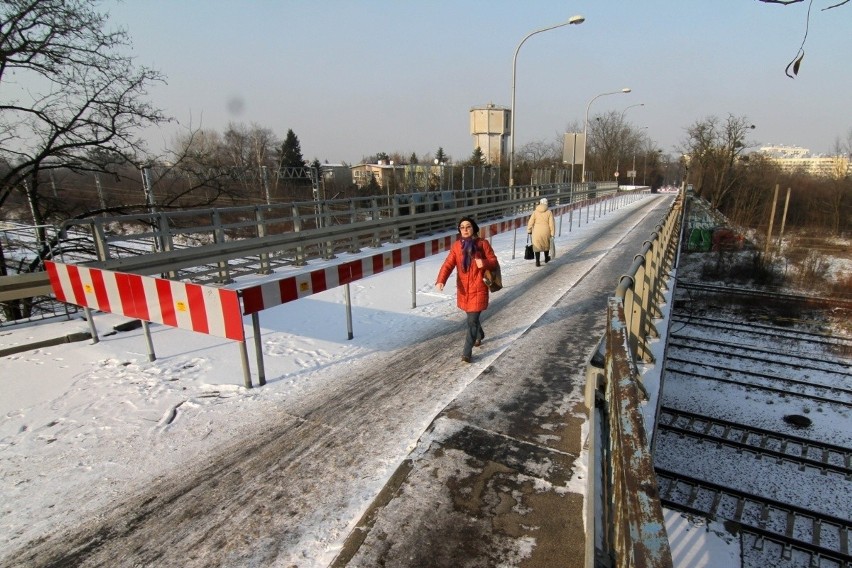 Miasto zamknęło wiadukt na Chociebuskiej i nic z nim nie robi. Są ważniejsze wydatki