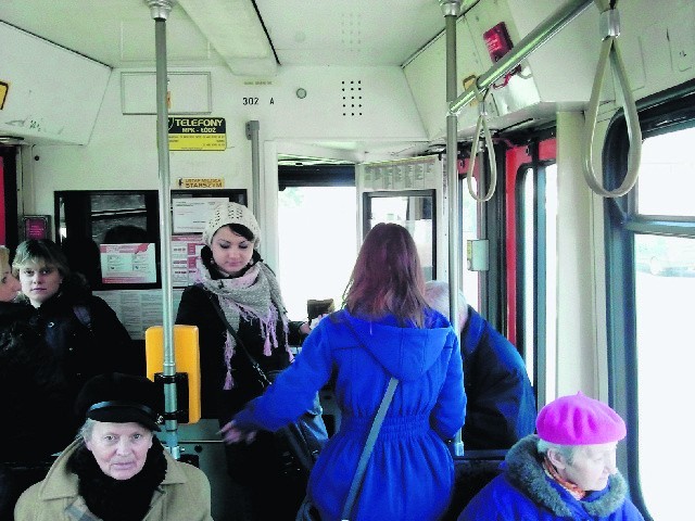 Problemy z biletami w tramwajach podmiejskich. Pasażerowie musieli jechać na gapę