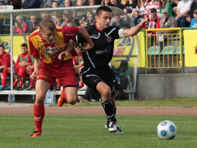 W meczu 7. kolejki II ligi zachodniej po udanym pościgu w drugiej połowie, Bytovia Bytów pokonała Chojniczankę Chojnice 3:2 (0:2).