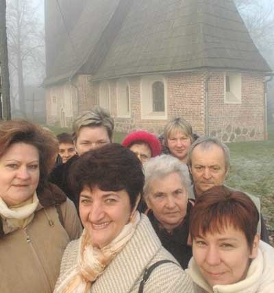 - Prace idą zgodnie z planem - mówi ta część parafian, która nie zgadza się z zarzutami o przedłużającym się remoncie zabytku.