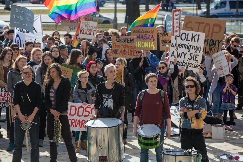 „Równości jak powietrza”. XIII Krakowska Manifa [ZDJĘCIA, WIDEO]