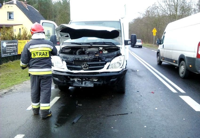 Kolizja trzech samochodów w Kołaczkowie [zdjęcia]