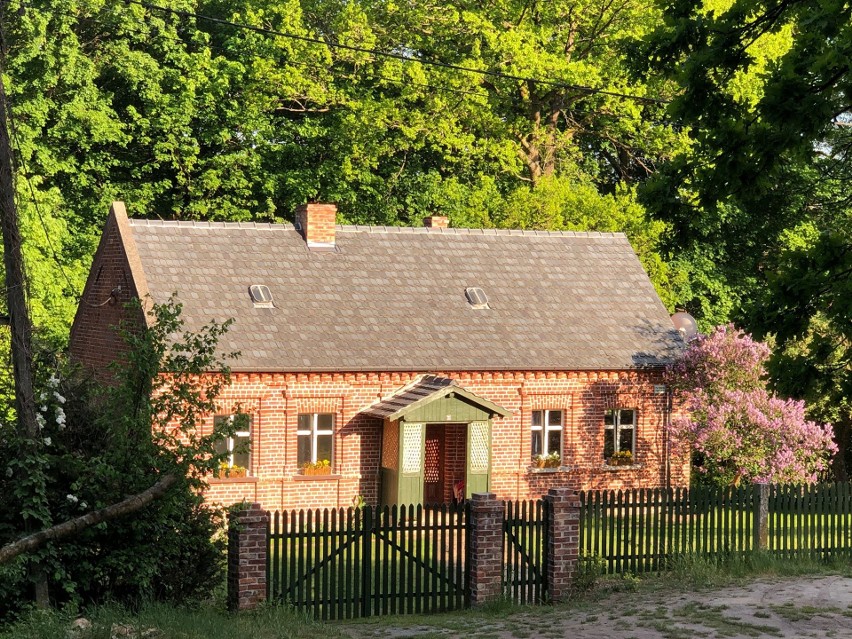 Ceglany Domek może zauroczyć zarówno architekturą, jak i...