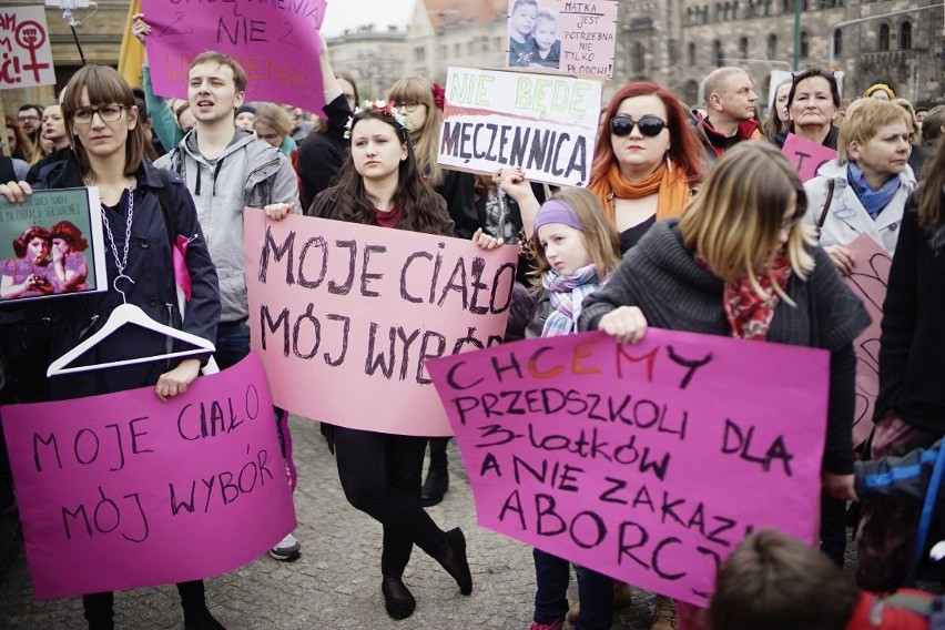 Manifestacja na placu Mickiewicza: "Stop dla zakazu aborcji....