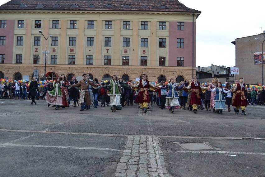 Studniówka 2014. Polonez Maturzystów w Zabrzu