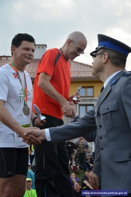 Policjanci pobiegli w Półmaratonie Ślężańskim [ZDJĘCIA]