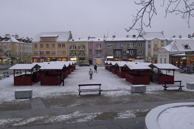 - Dodatkowe atrakcje przewidziano na niedzielę 16 grudnia - dla odwiedzających przygotowano występy artystyczne, przewidziane są konkursy dla dzieci, a także &#8211; oczywiście! &#8211; wspólne śpiewanie kolęd - mówi Urszula Mirończuk, rzecznik prasowy prezydenta Białegostoku.