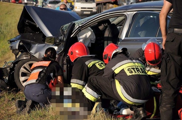 Śmiertelny wypadek na obwodnicy Szubina. Trzy osoby nie żyją, w tym 7-letnie dziecko!