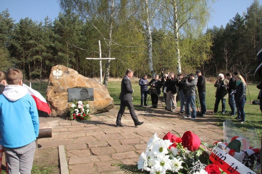 7. rocznica katastrofy smoleńskiej. W Kielcach oddali cześć ofiarom [WIDEO, zdjęcia]