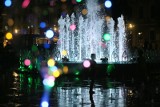 Pokazy fontanny na placu Litewskim. Sprawdź harmonogram na wrzesień. Później czeka nas przerwa do wiosny 2021 r. 