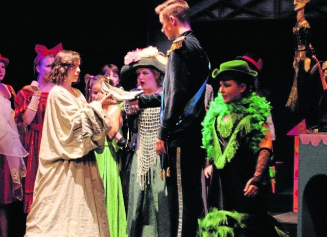 Podczas "Wakacji w Teatrze" młodzież stworzyła spektakl "Kopciuszek" pod okiem profesjonalistów