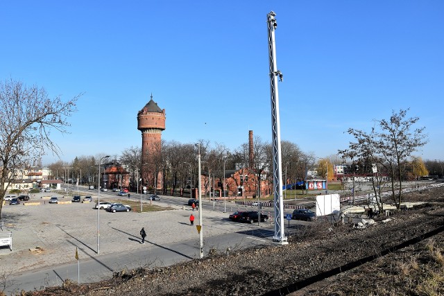 Ulica Oleska będzie zamknięta na odcinku od ul. Kusocińskiego do ul. Wodociągowej. Przejazd będzie poprowadzony przez parking przy stadionie.