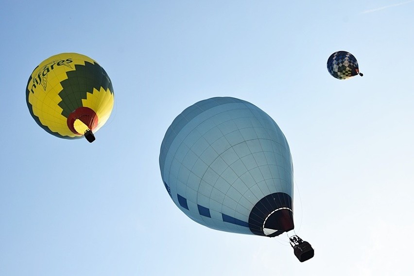 Zawody balonowe w Nałęczowie, czyli głowa do góry! Zobacz zdjęcia, sprawdź program na sobotę