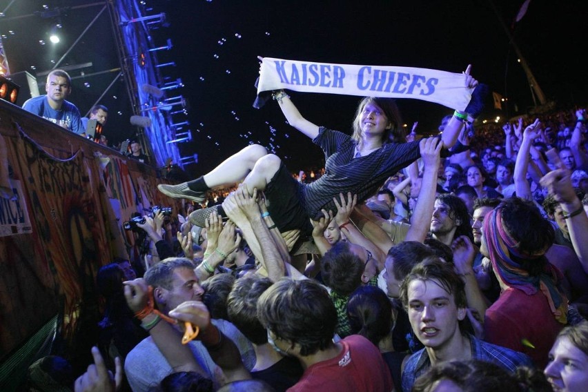 Zabawa pod dużą sceną Przystanku Woodstock 2013.