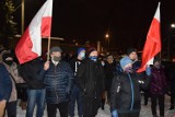 "Nie oddamy ratowników". Około 100 osób protestowało przed szpitalem w Jaśle [ZDJĘCIA]