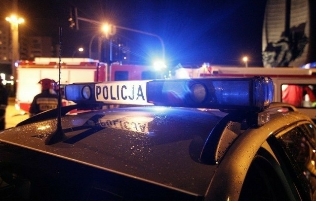 Policja szuka sprawcy czołowego zderzenia dwóch pojazdów w Wodzisławiu Śląskim