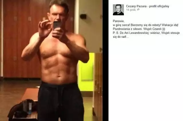 Cezary Pazura dumnie prezentuje wyrzeźnione mięśnie klatki piersiowej i brzucha!(fot. screen Facebook.com)CZYTAJ TAKŻE: GOŁA KLATA TOMASZA BARAŃSKIEGO! [ZDJĘCIA]