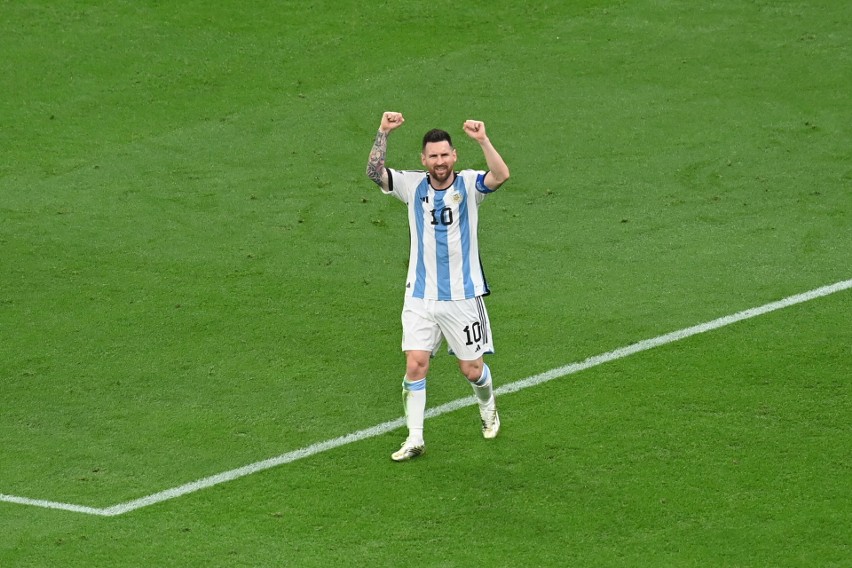 Messi triumfuje po strzelonym golu