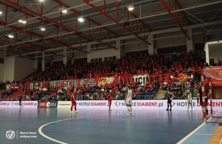 Tylu kibiców chodzi na mecze Widzewa do hali Parkowa