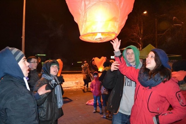 Na zakończenie finału - jak zawsze - były światełka do nieba, nie tylko w Osielsku