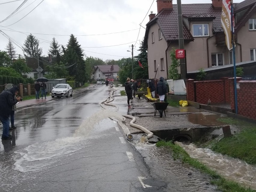 Pogotowie przeciwpowodziowe w gminie Wieliczka. Najtrudniej na północy [ZDJĘCIA]