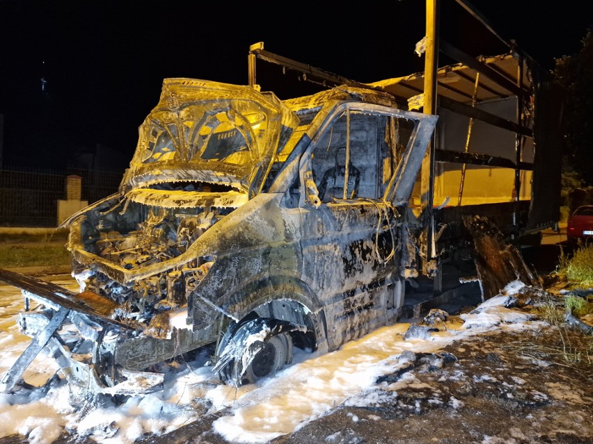 Pożar samochodu dostawczego na ul. Kolejowej w Koszalinie [ZDJĘCIA]