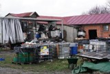 Nielegalne składowisko odpadów chemicznych w Szołajdach to tykająca bomba. Zagrożenie pożarowe jest coraz większe