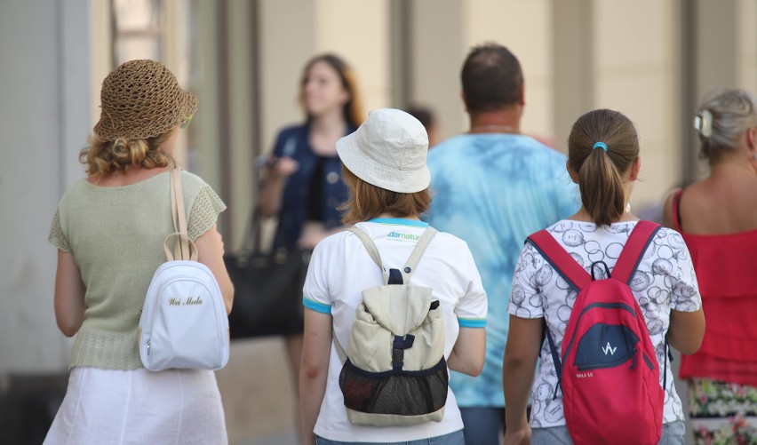 Łodzian sposoby na upał czyli jak w mieście chronimy się przed przygrzewającym słońcem 