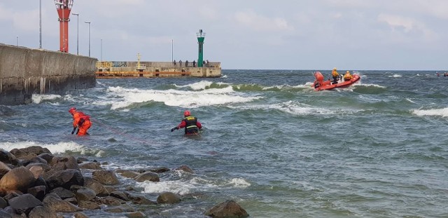 5 września w Łebie trwały poszukiwania 21-latka. W akcji udział brały jednostki straży pożarnej z JRG Lębork i Łeba oraz BSR Łeba, Straż graniczna z Łeby i Policja. Przeszukano na wodzie i lądzie obszar ok. 20 km2.