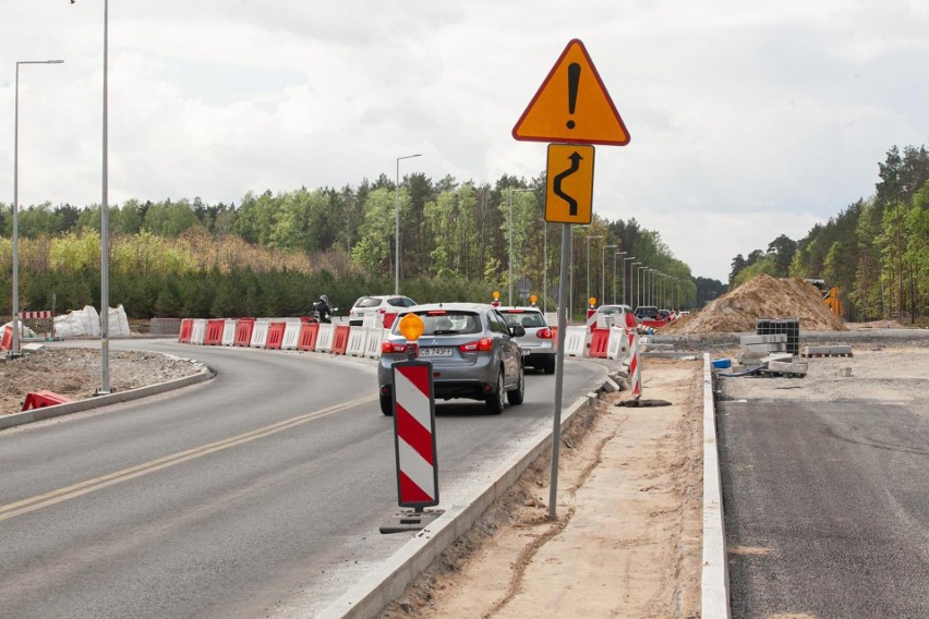 Turbina na skrzyżowaniu pod Bydgoszczą. Prace dobiegają końca [zdjęcia z budowy]