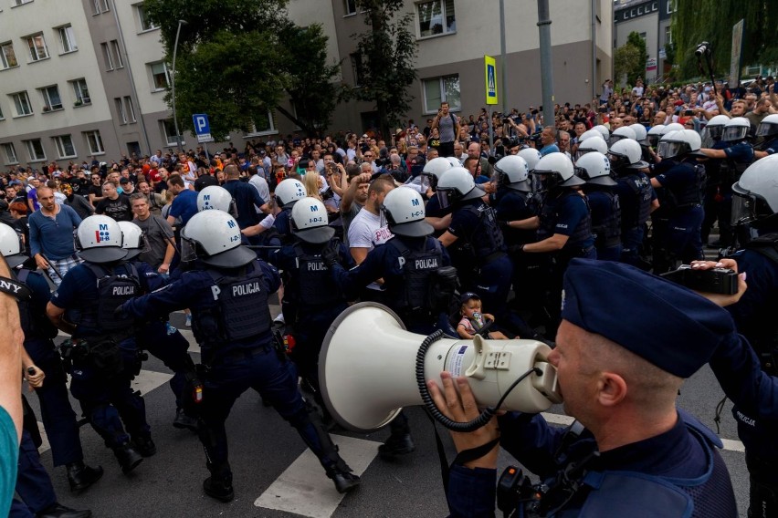 Marsz Równości w Białymstoku. Grzywna za atak na policjantkę. Pierwszy wyrok skazujący po marszu (zdjęcia)