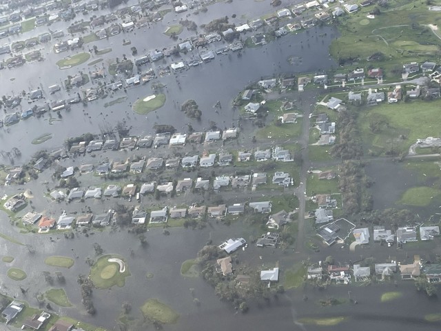 Zniszczenia w Fort Myers na Florydzie