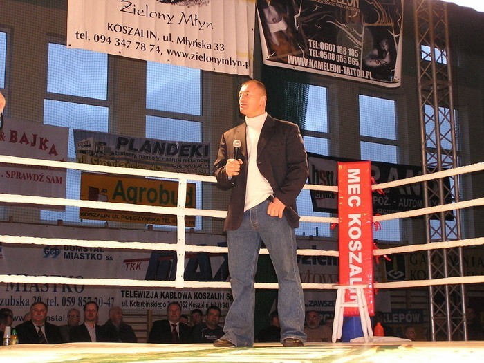 Zdjęcia z gali boksu i kick-boxingu w Miastku z 2008 r.