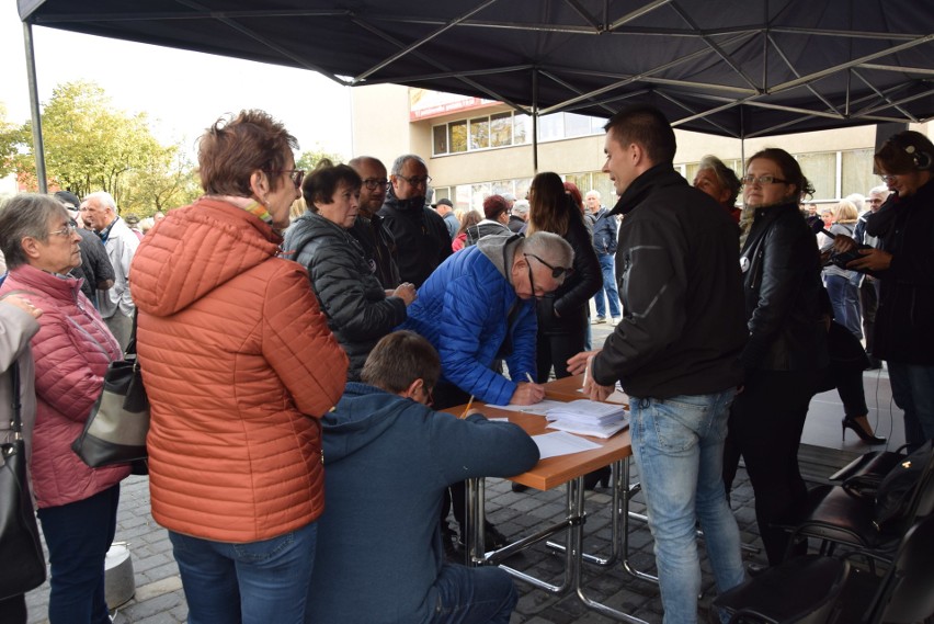 Protest w Zawierciu. Mieszkańcy mówią "NIE" budowie kopalni...