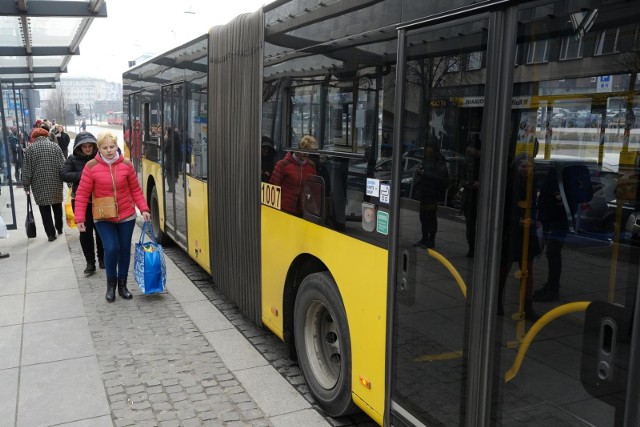 Nowy rozkład jazdy autobusów ZTM związany jest z pandemią koronawirusa.