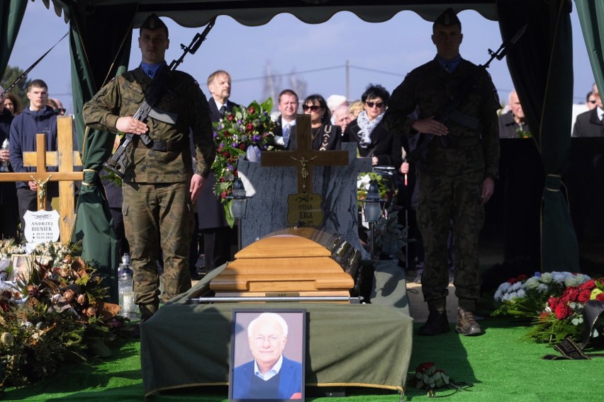 W piątek, 25 marca, odbył się pogrzeb prof. Stefana Jurgi,...