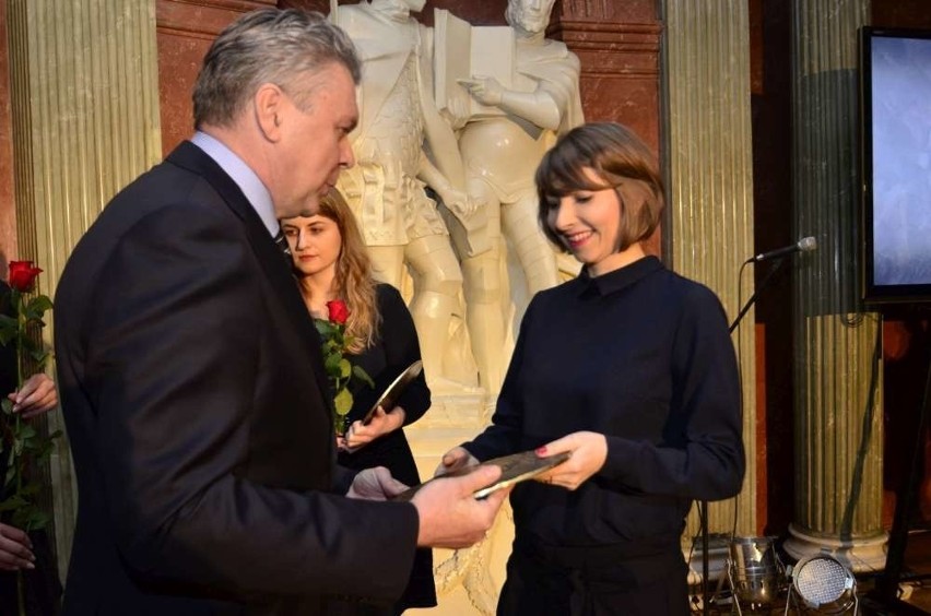 Medale Młodej Sztuki wręczone. Ludzie roku 2014 nagrodzeni