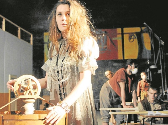 W rolę Małgorzaty, młodej dziewczyny uwiedzionej przez diabolicznego kochanka, wcieliła się Dominika Biernat (na zdjęciu)