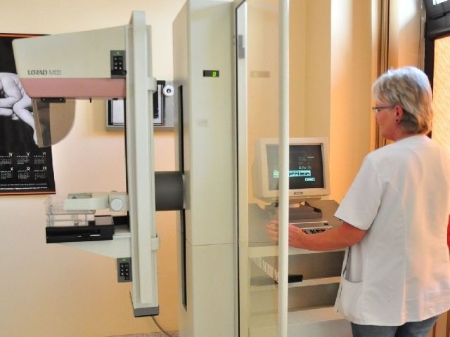 W tarnobrzeskim Szpitalu Wojewódzkim jest realizowany między innymi bezpłatny program wczesnego wykrywania raka piersi. Kobiety mogą skorzystać m.in. z badań mammograficznych.
