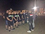 ONR patroluje plaże w Rimini we Włoszech, gdzie afrykańscy imigranci rok temu brutalnie napadli na polską parę 