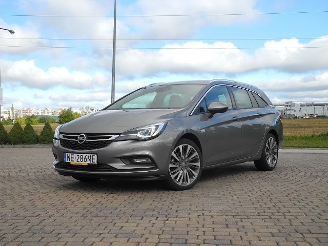 Opel Astra J Sports Tourer - silniki, dane, testy •